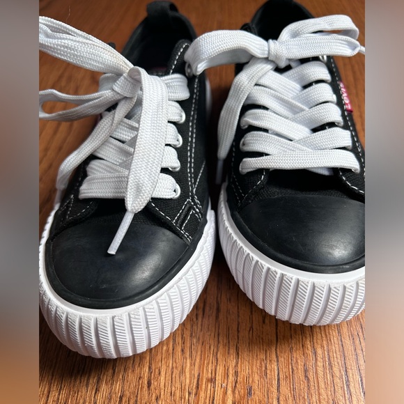 Levi’s Kids Sneakers - Picture 6 of 6